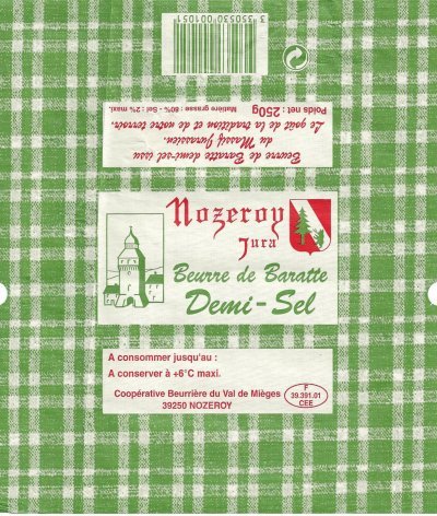 Nozeroy Jura beurre de baratte demi-sel issu du massif jurassien le goût de la tradition et de notre terroir 250g F 39.391.01 CEE Franche-Comté France
2012-04-22